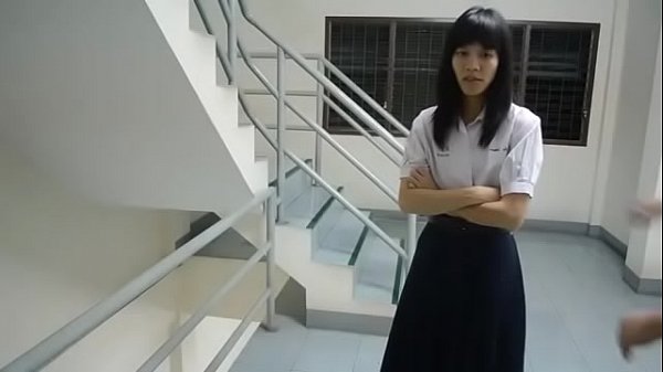 คลิปหลุดนักเรียนสาวไทยหุ่นผอมๆโดนแฟนหนุ่มรุ่นพี่พาไปเย็ดหีที่ห้อง